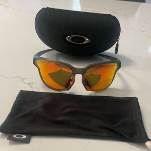 Oakley Kaast